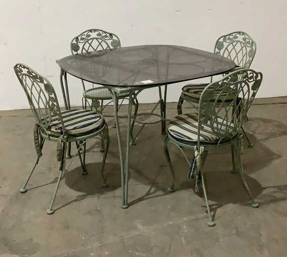 Outdoor Table & Chairs