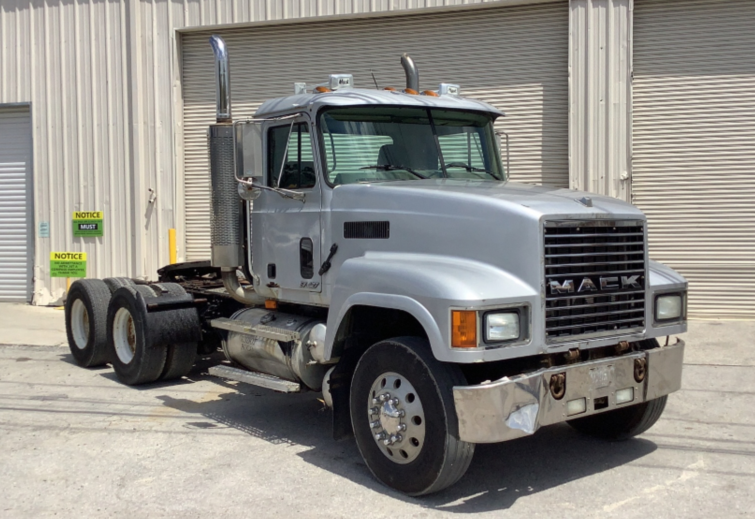 2001 Mack Trucks CH613 Road Tractor