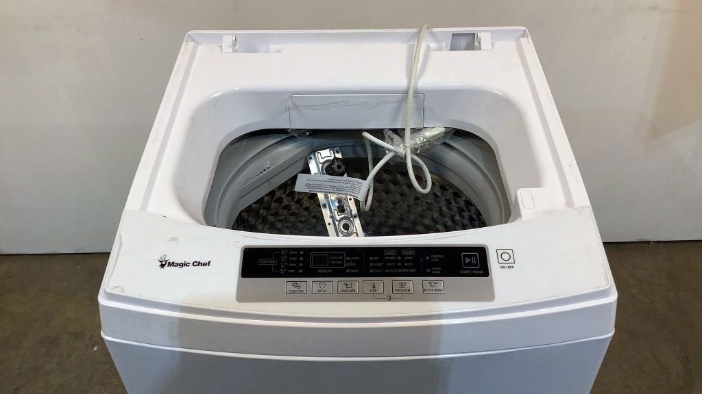 Magic Chef Washing Machine MCSTCW30W4 - Lot 402