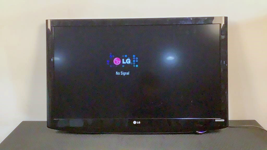 LG 42" TV 42LH200C-UA