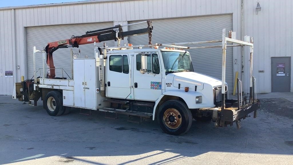 2005 Freightliner FL70 CrewCab Rail Crane Truck