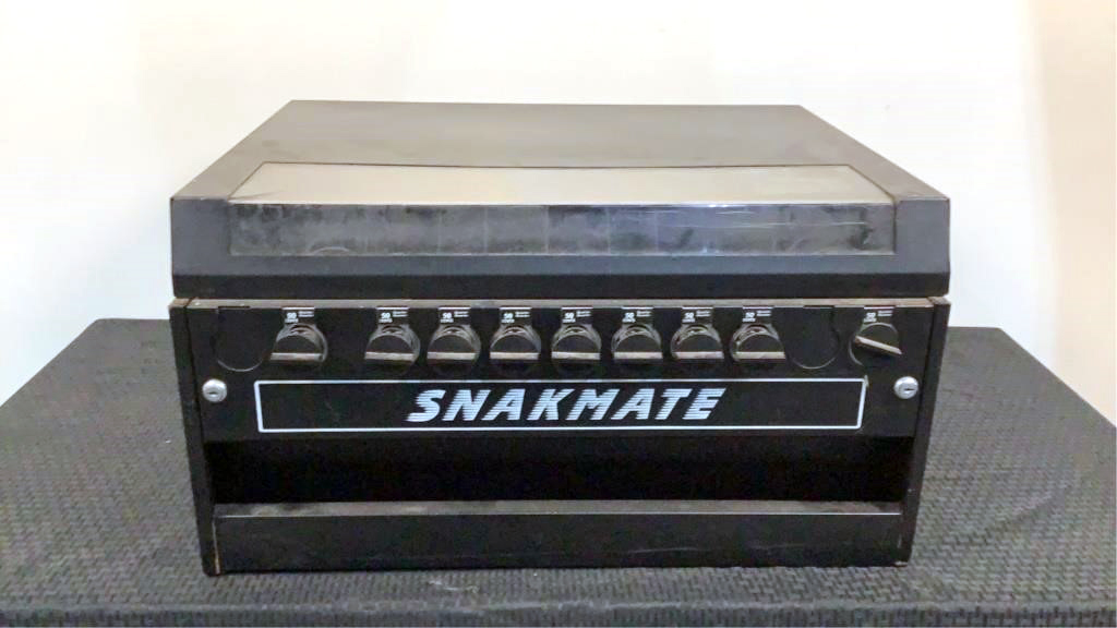 Snakmate Vending Machine