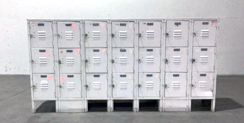 21 Locker Unit - 304a