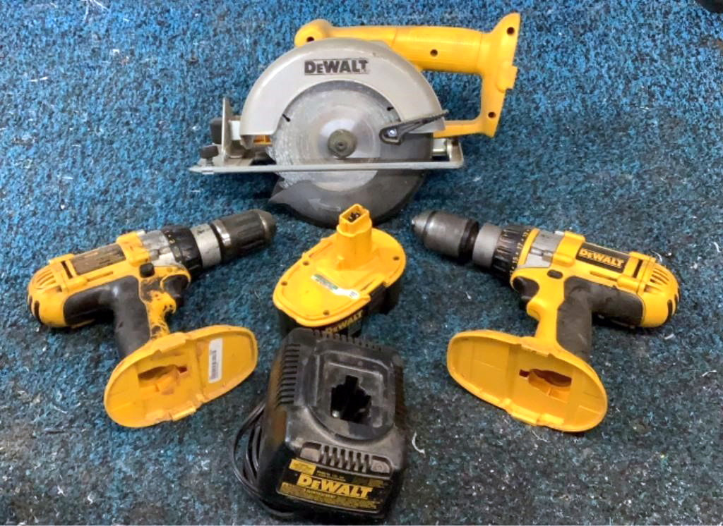 Cordless DeWalt Tool Set - 44