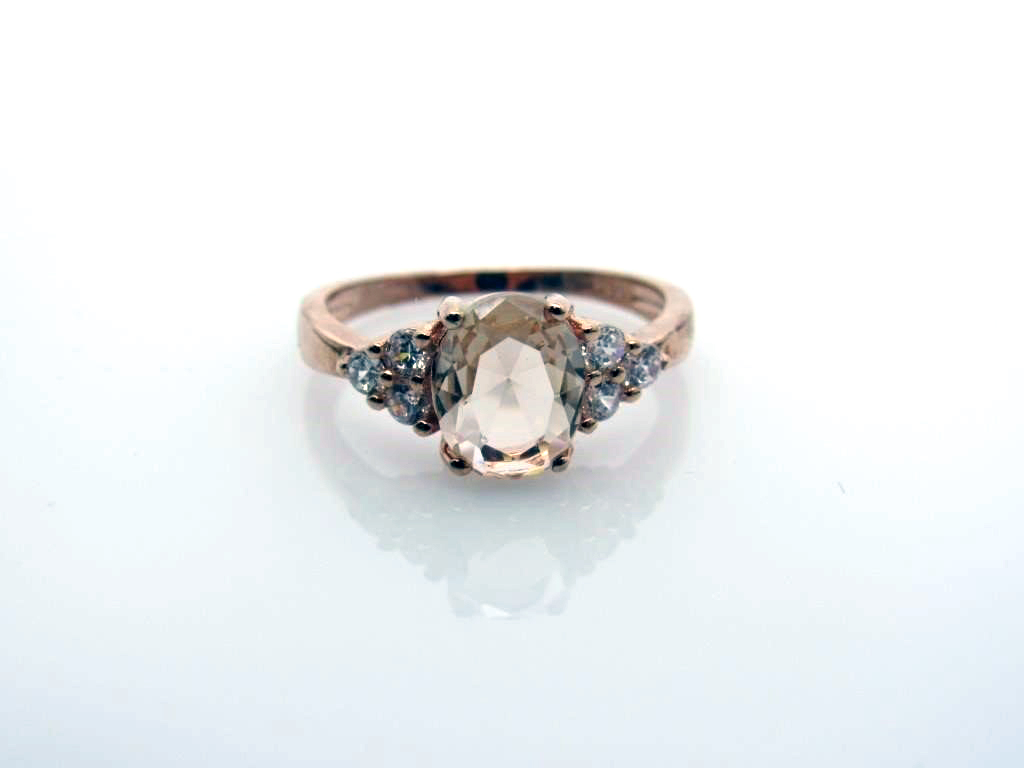 1.50 ct Morganite Designer Ring - 18