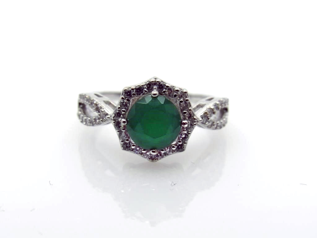 1.88 ct Emerald Ring - 38