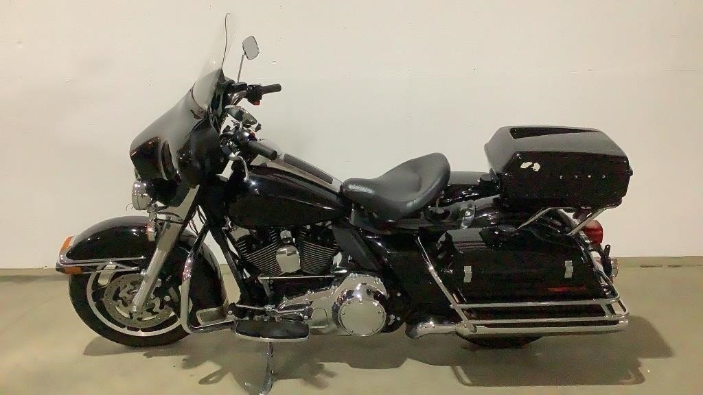 2011 Harley Davidson FLHTP Cruiser - 193