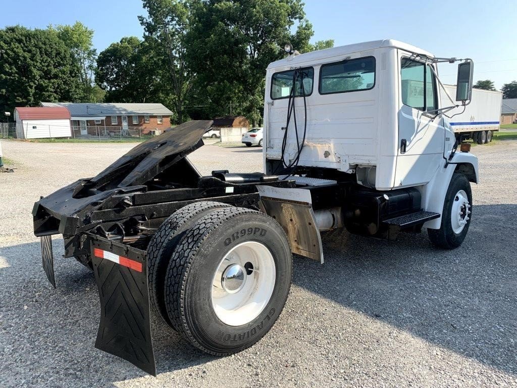 1995 Freightliner FL70 Day Cab 2WD