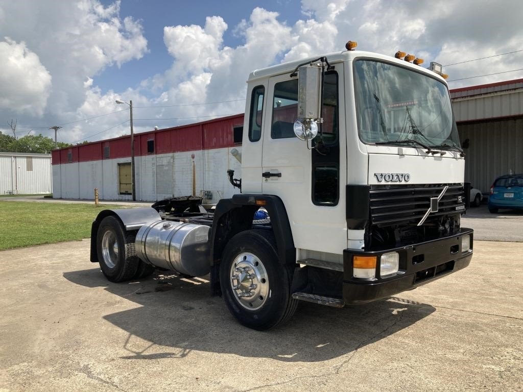 1995 Volvo FE42T COE Day Cab 2WD