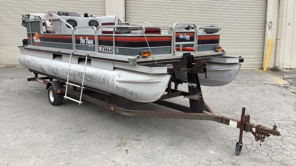 1989 Sun Tracker 20' Bass Buggy Pontoon Boat