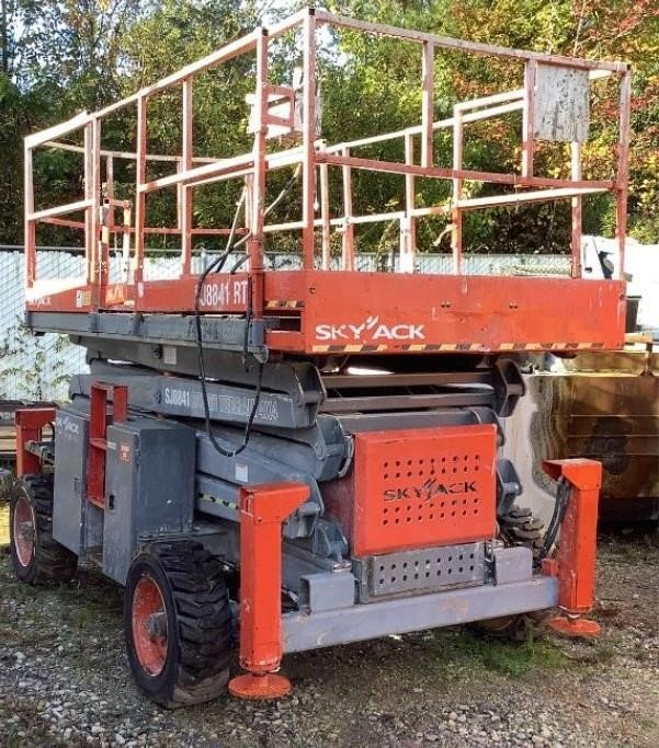 SkyJack Scissor Lift SJ8841 RT