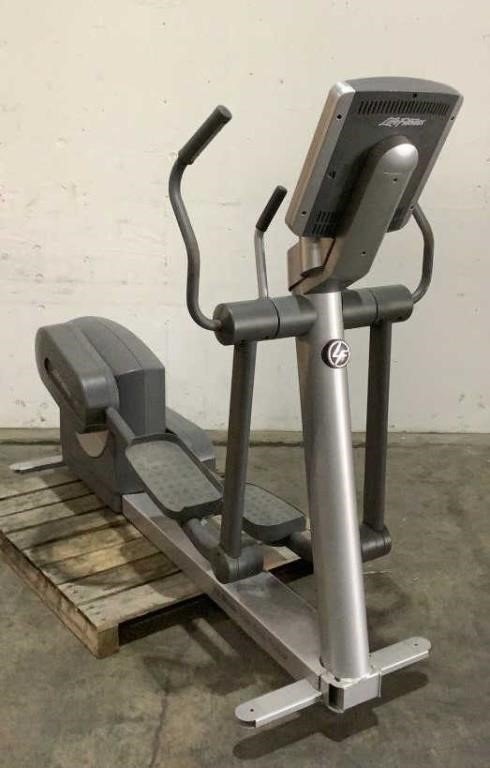 Life Fitness Elliptical 95XI