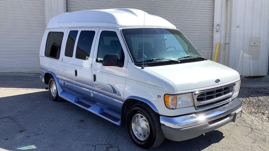 1999 Ford E-150 Choo-Choo Customs Van