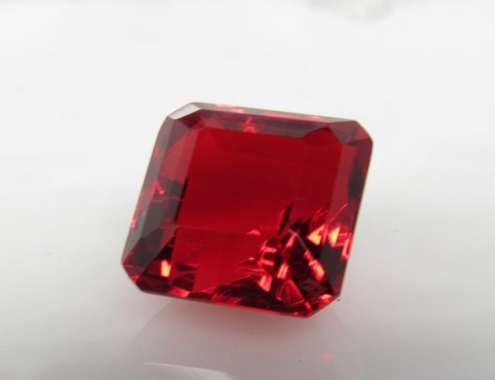 9.62 ct Red Topaz Gemstone