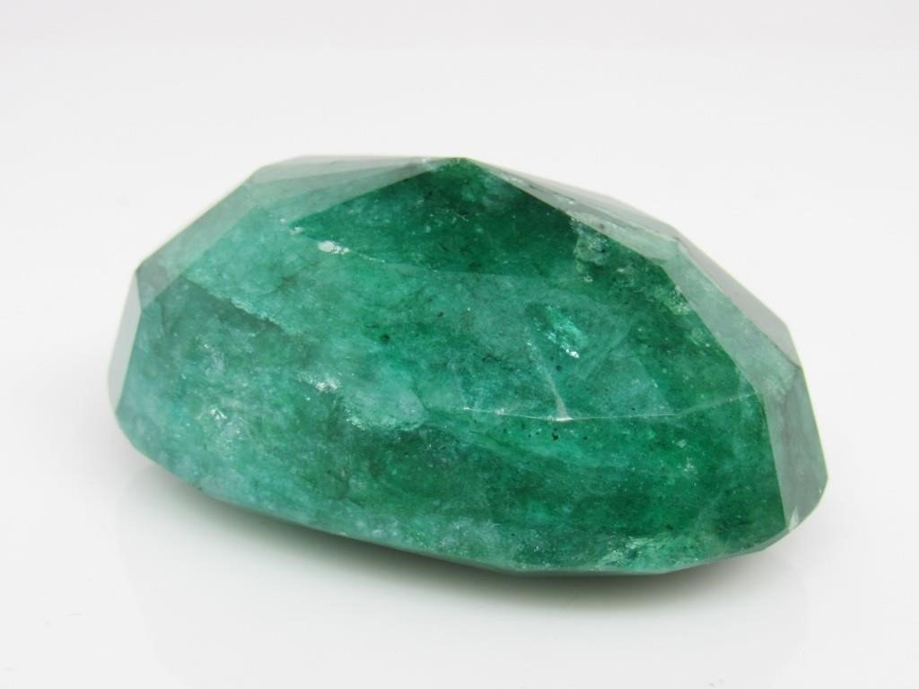 582 ct Emerald Gemstone
