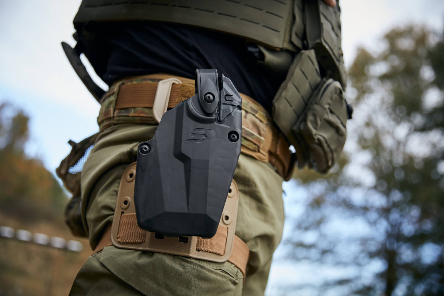 SafariVault Holster on man's hip