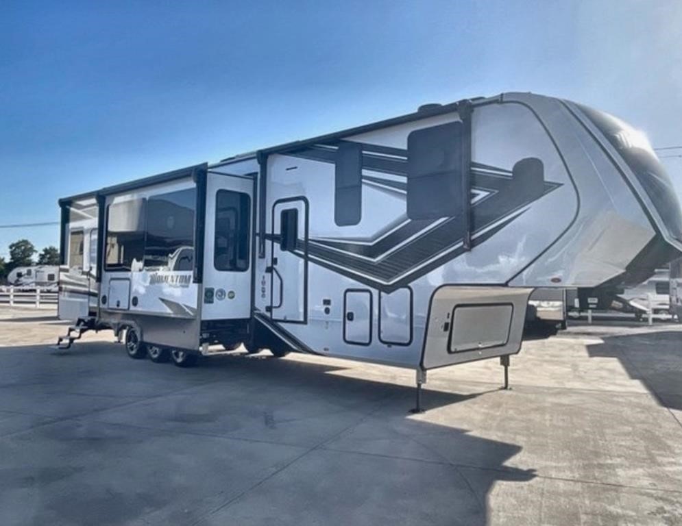 2023 Grand Design Momentum Camper 395MS